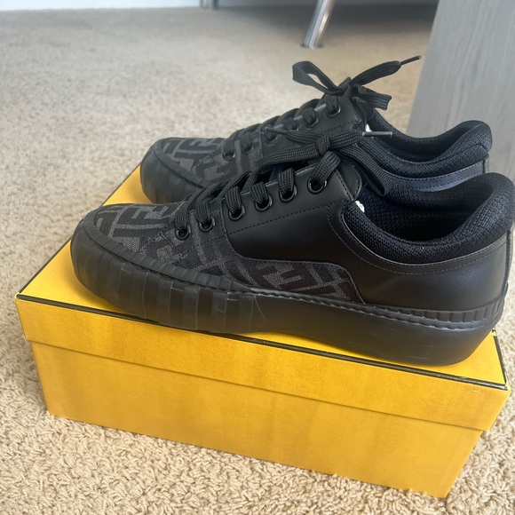 Authentic Fendi sneakers men size 7 - Picture 6 of 7